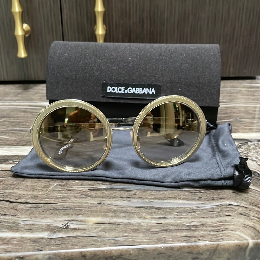 Dolce & Gabbana Silver Round Sunglasses 🕶